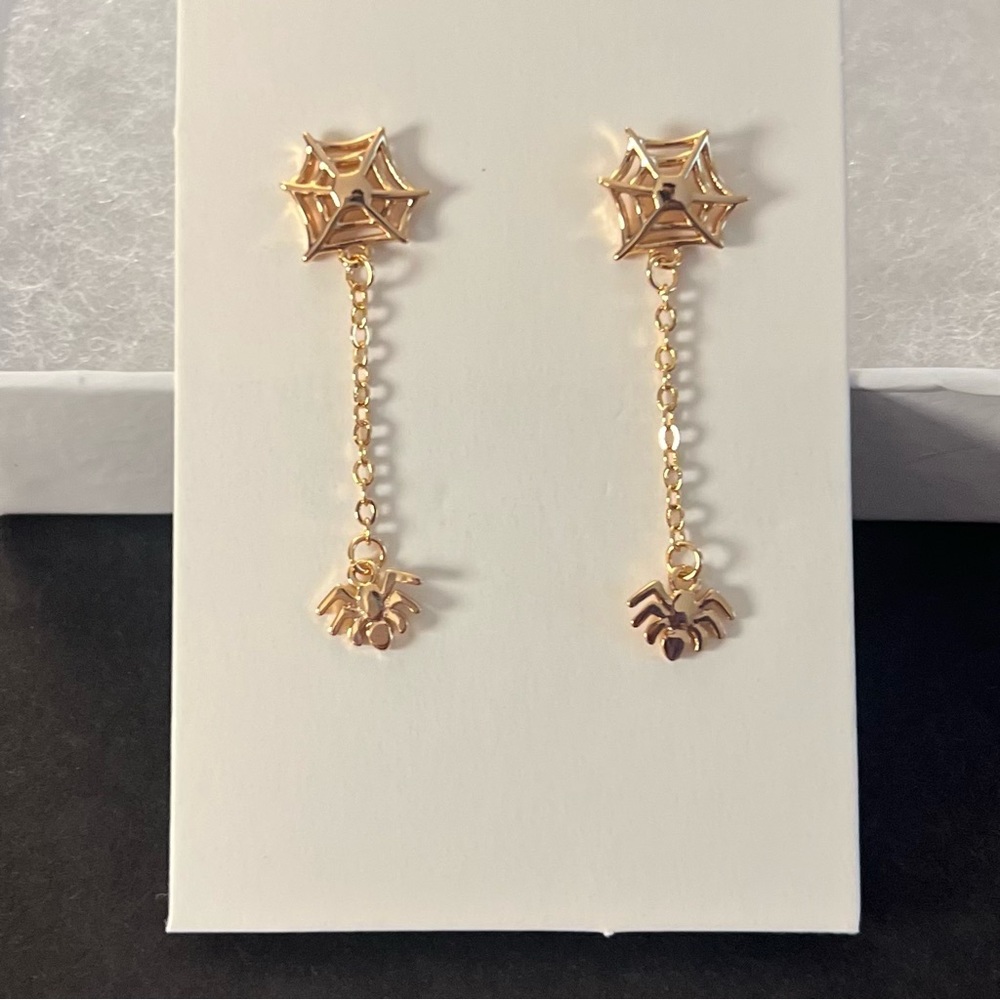 NWOT Golden Spider Web Dangle Earrings